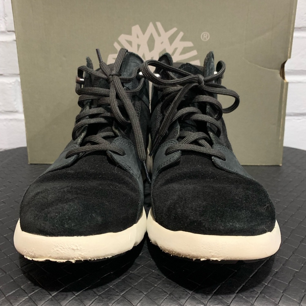 Timberland women’s size 9.5 Black Suede Chukka Boots with White Sole - Picture 2 of 10